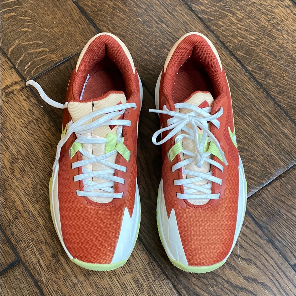Nike Women’s Volleyball/court shoes